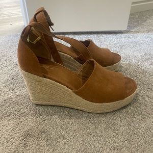 Universal Thread wedges!